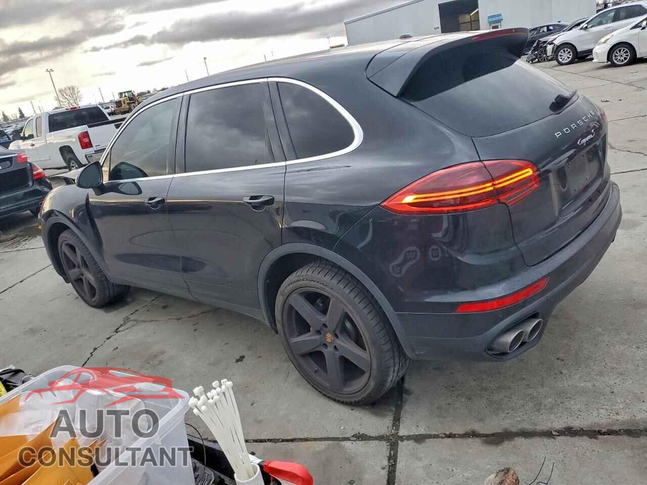 PORSCHE CAYENNE 2015 - WP1AB2A26FLA56203