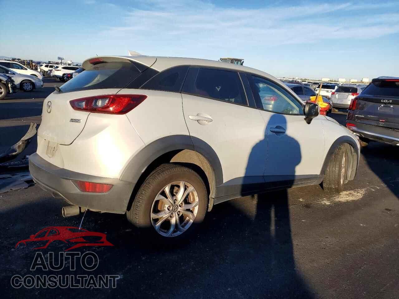 MAZDA CX-3 2018 - JM1DKFB70J0328724