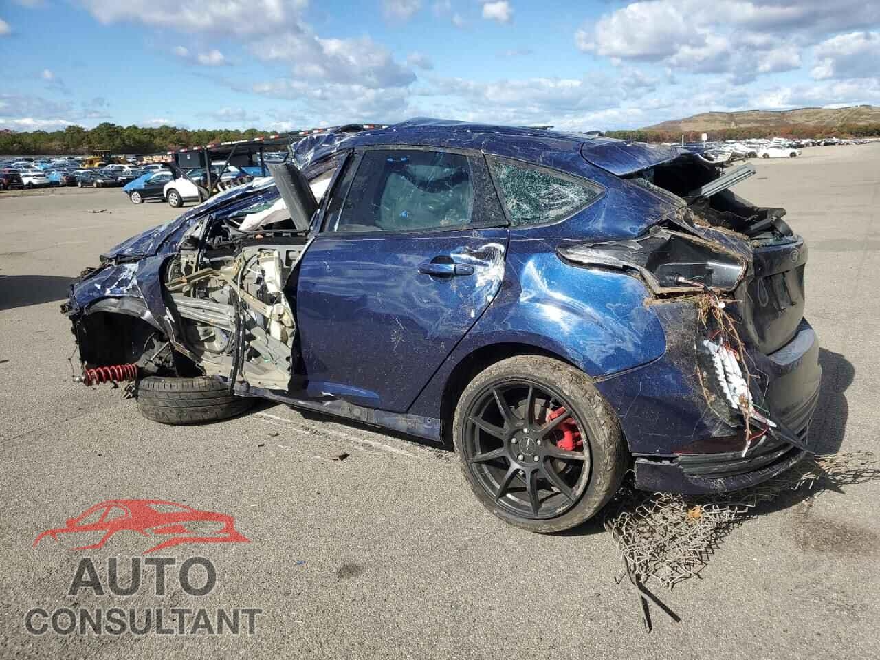 FORD FOCUS 2017 - 1FADP3L90HL234096