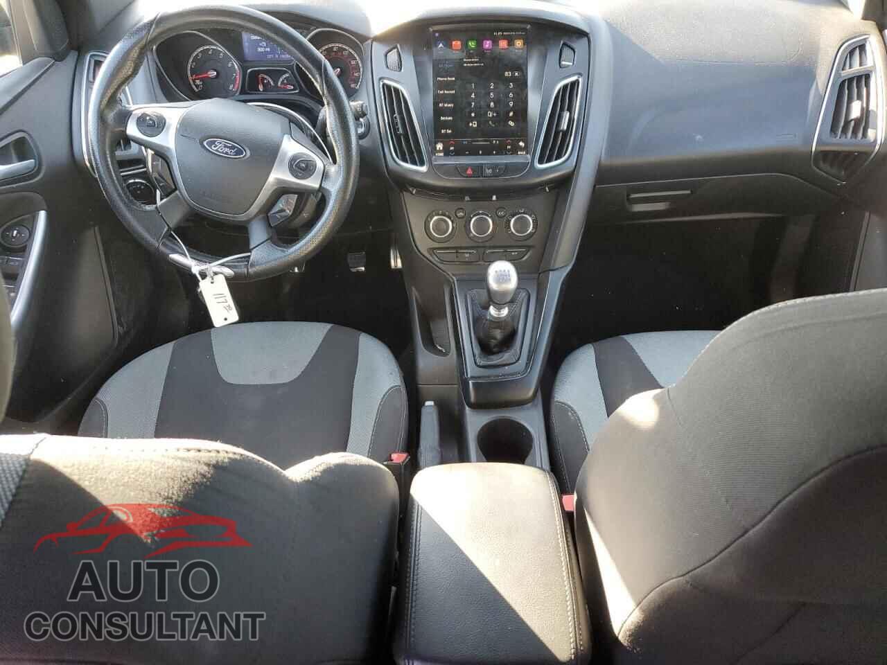 FORD FOCUS 2013 - 1FADP3L93DL196809