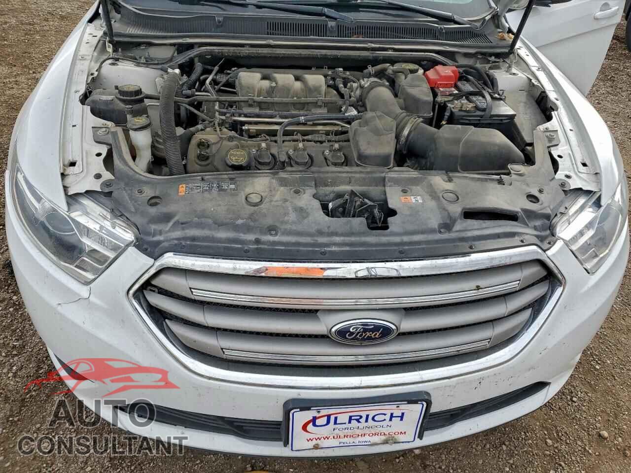 FORD TAURUS 2017 - 1FAHP2D88HG142857