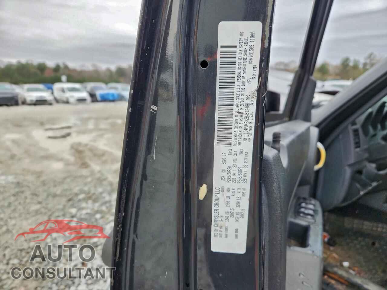 DODGE NITRO 2011 - 1D4PU4GX2BW512486