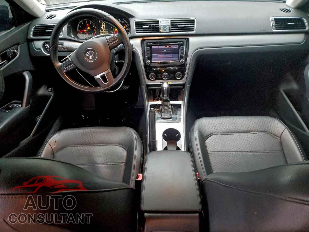 VOLKSWAGEN PASSAT 2013 - 1VWBP7A32DC137254