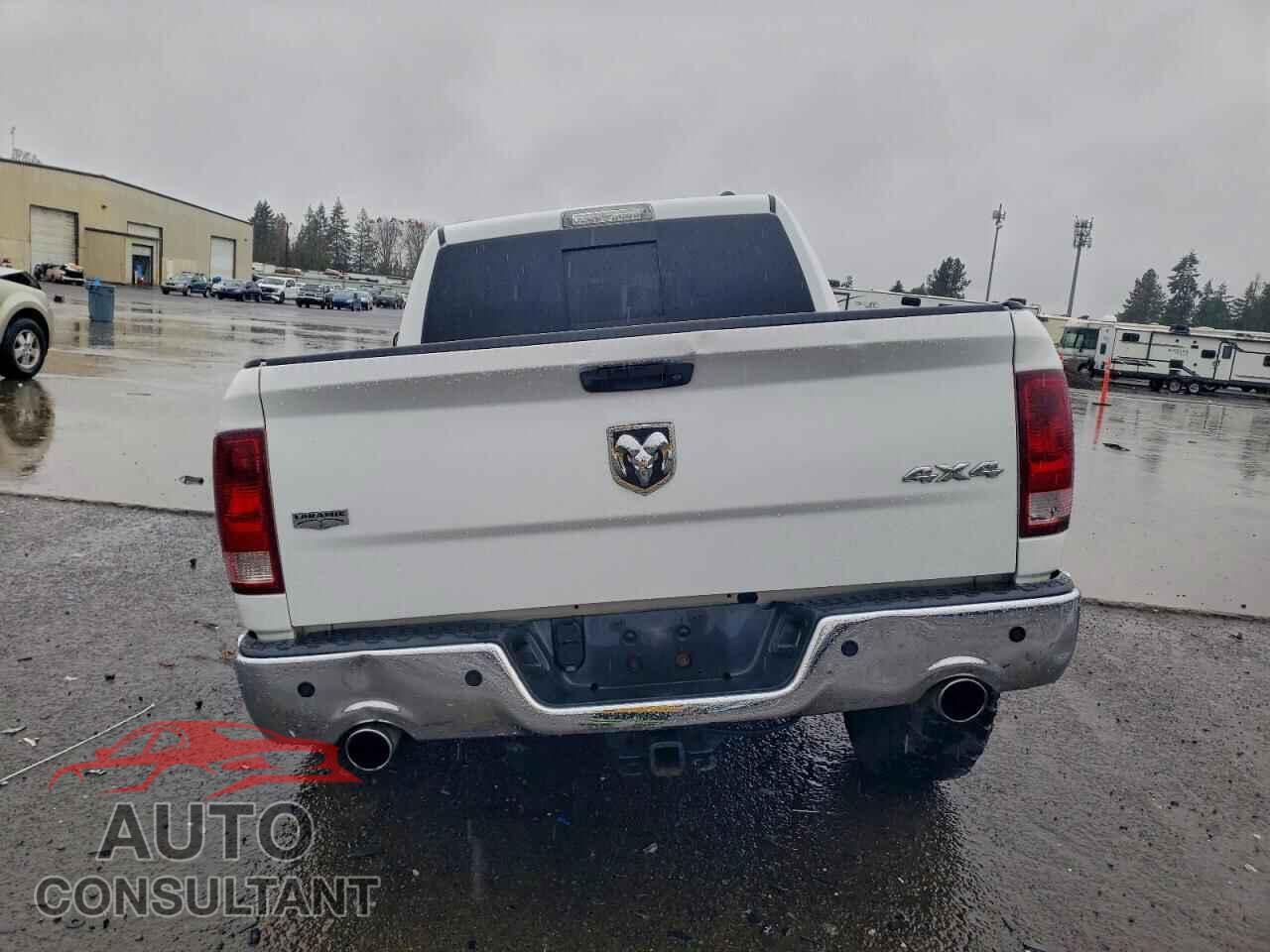 DODGE RAM 1500 2012 - 1C6RD7NT5CS202176