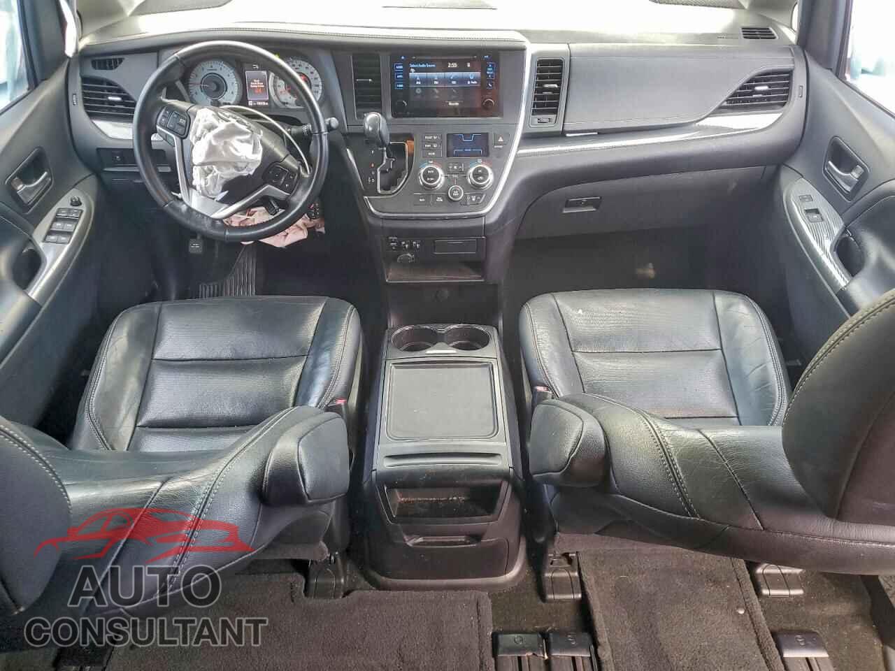 TOYOTA SIENNA 2015 - 5TDXK3DC0FS683077