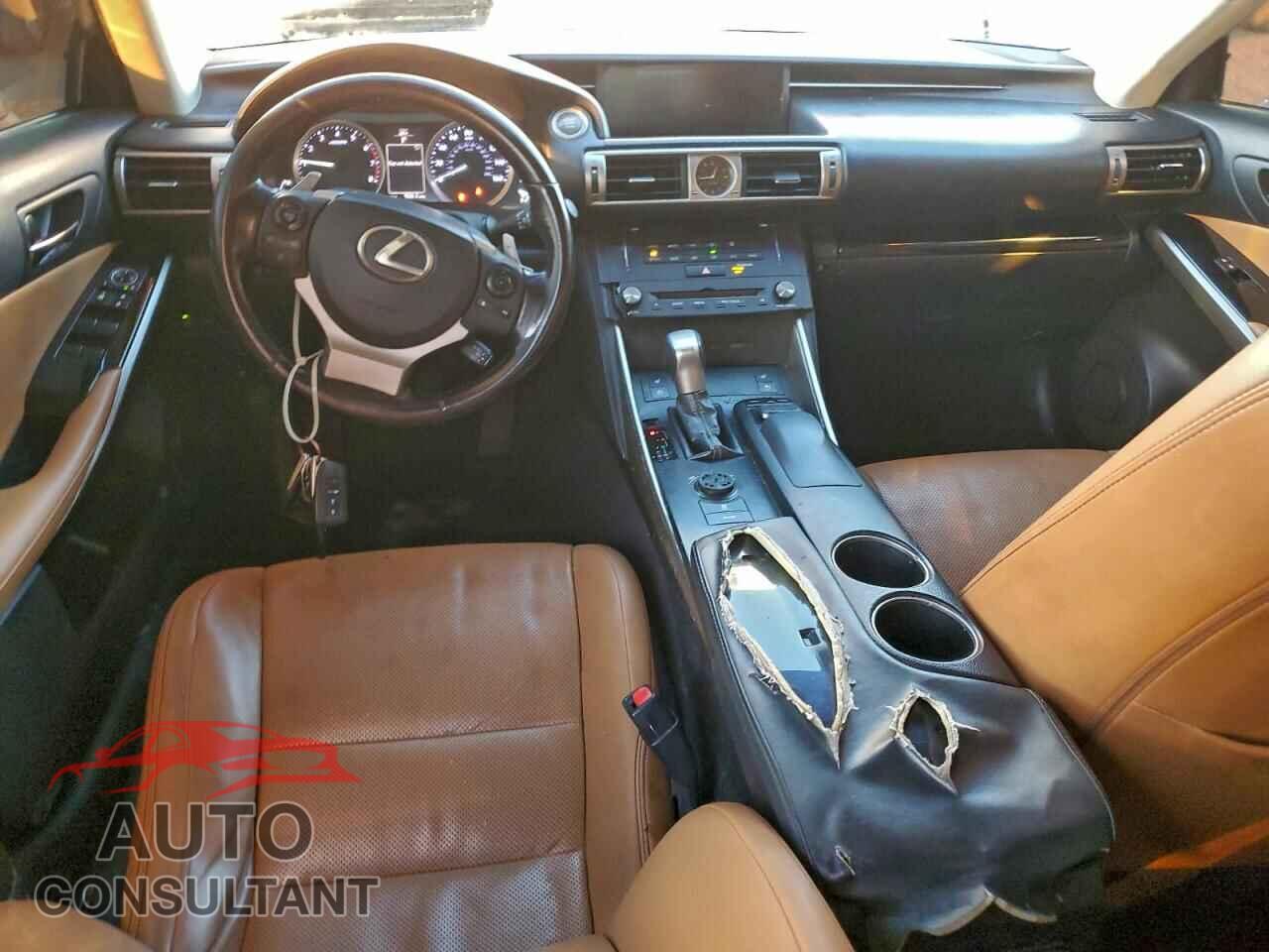 LEXUS IS 2016 - JTHBA1D20G5002530