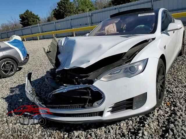 TESLA MODEL S 2015 - 5YJSA1E13FF104439