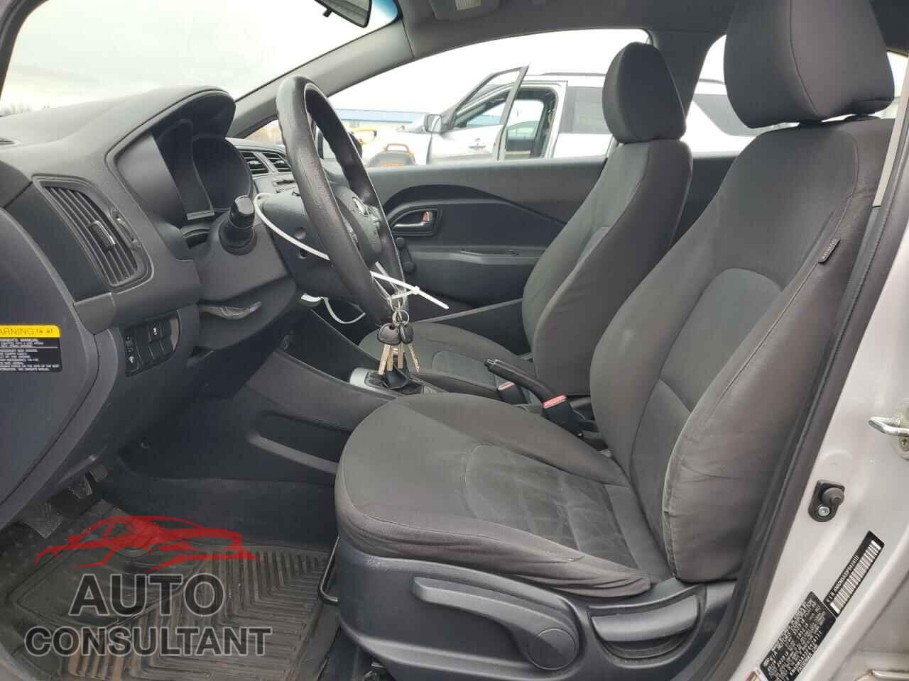 KIA RIO 2015 - KNADM5A33F6424111
