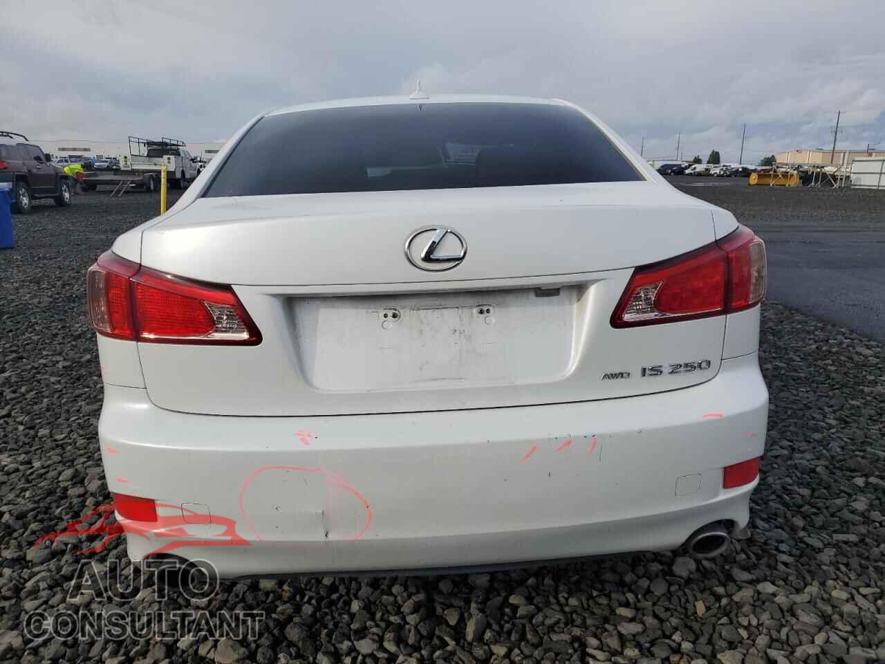 LEXUS IS 2012 - JTHCF5C25C5057533