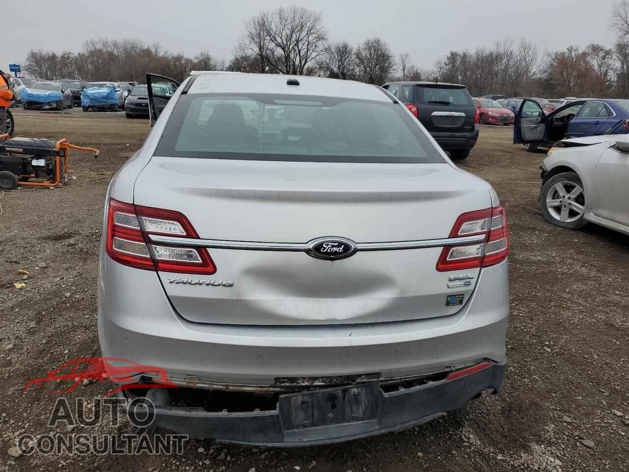 FORD TAURUS 2015 - 1FAHP2H88FG159360