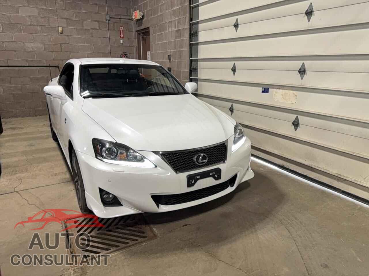 LEXUS IS 2015 - JTHFF2C24F2531960