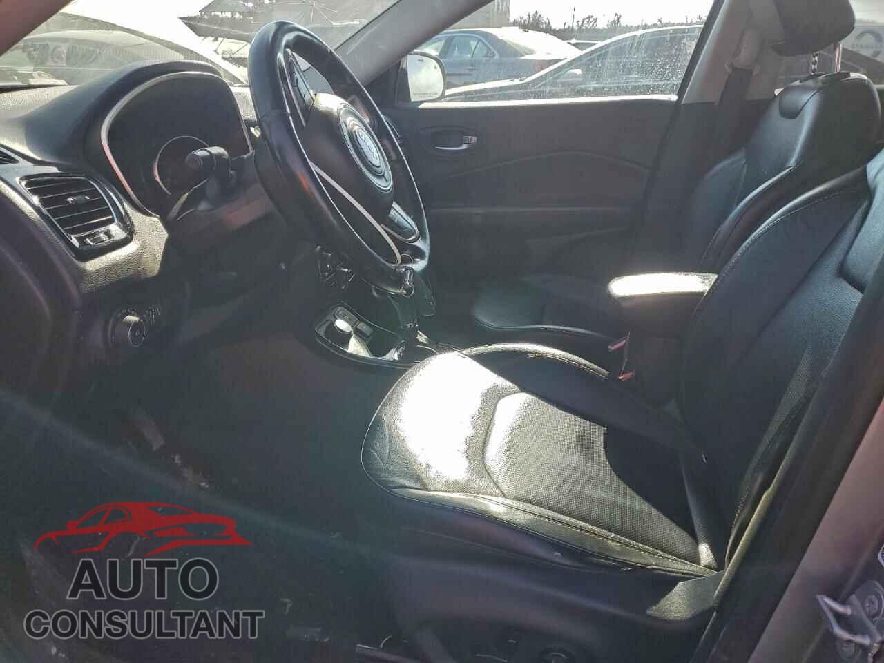 JEEP COMPASS 2021 - 3C4NJDCB9MT556548