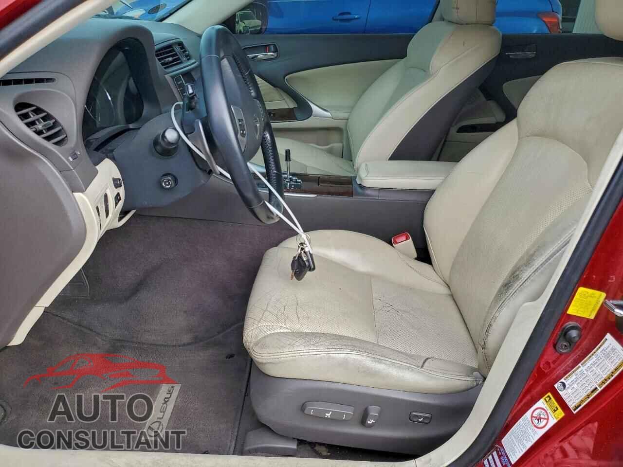 LEXUS IS 2012 - JTHCF5C22C5056047