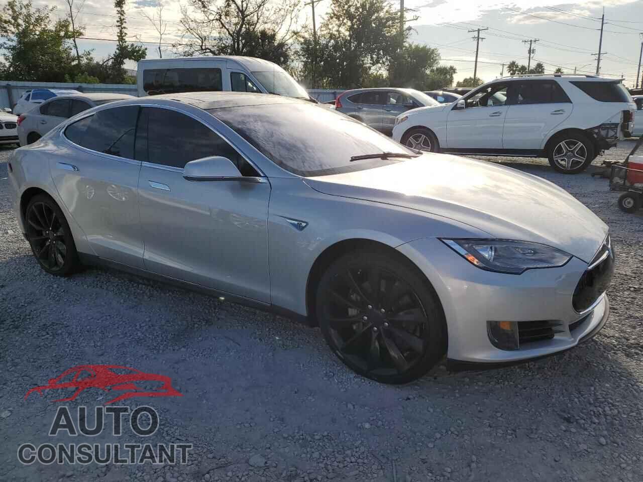 TESLA MODEL S 2014 - 5YJSA1H16EFP35647