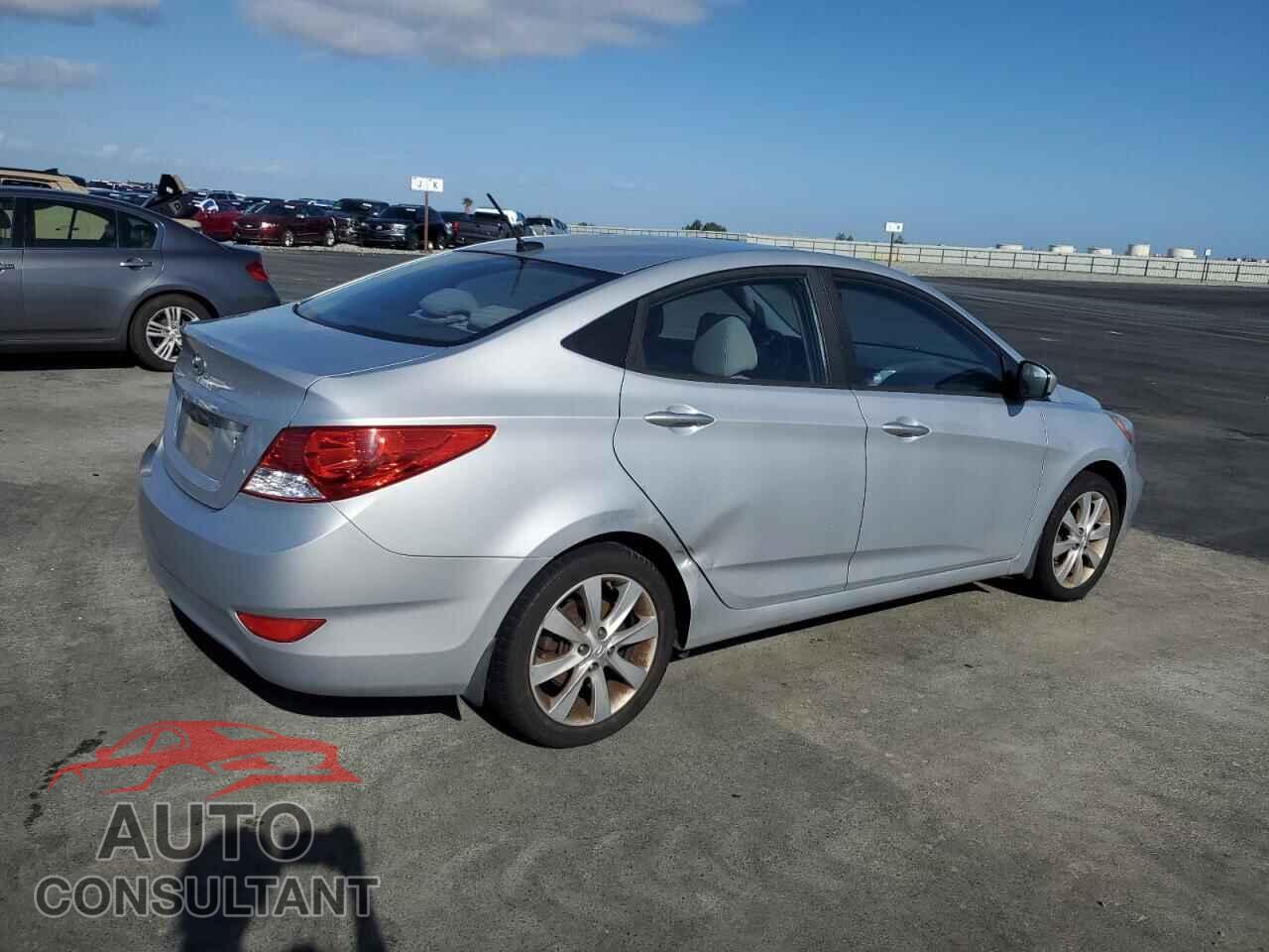HYUNDAI ACCENT 2013 - KMHCU4AE1DU582932