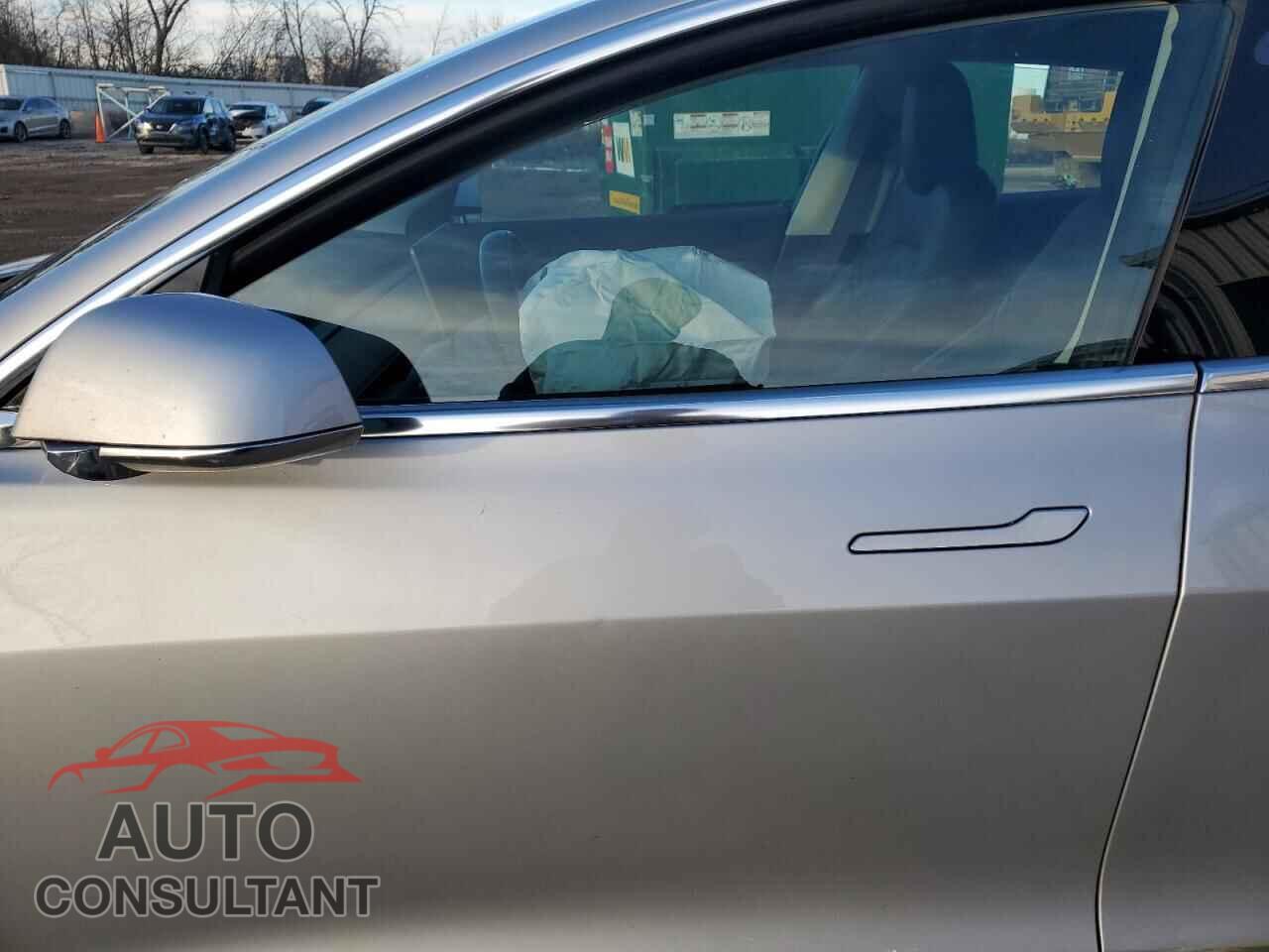 TESLA MODEL 3 2018 - 5YJ3E1EB8JF091083