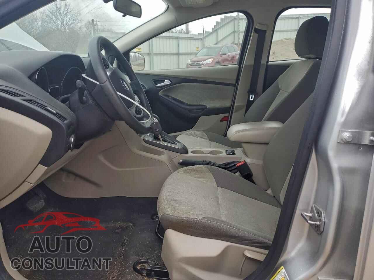FORD FOCUS 2014 - 1FADP3F2XEL132217