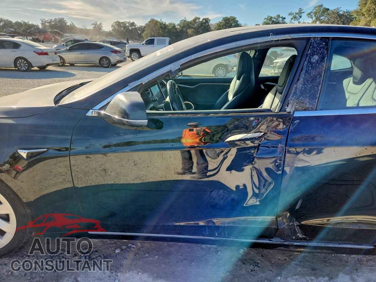 TESLA MODEL S 2017 - 5YJSA1E2XHF185855