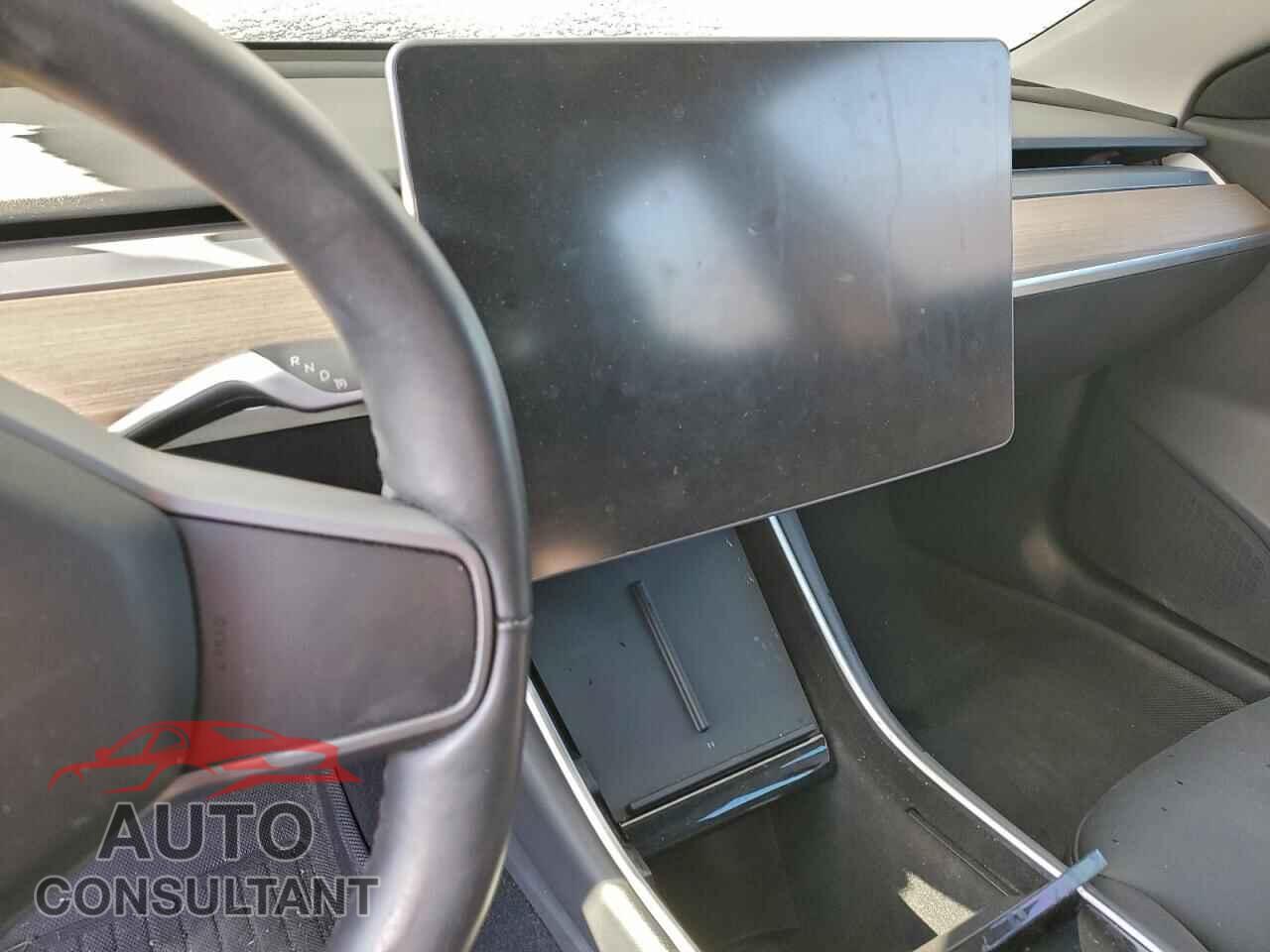 TESLA MODEL 3 2018 - 5YJ3E1EA3JF098675