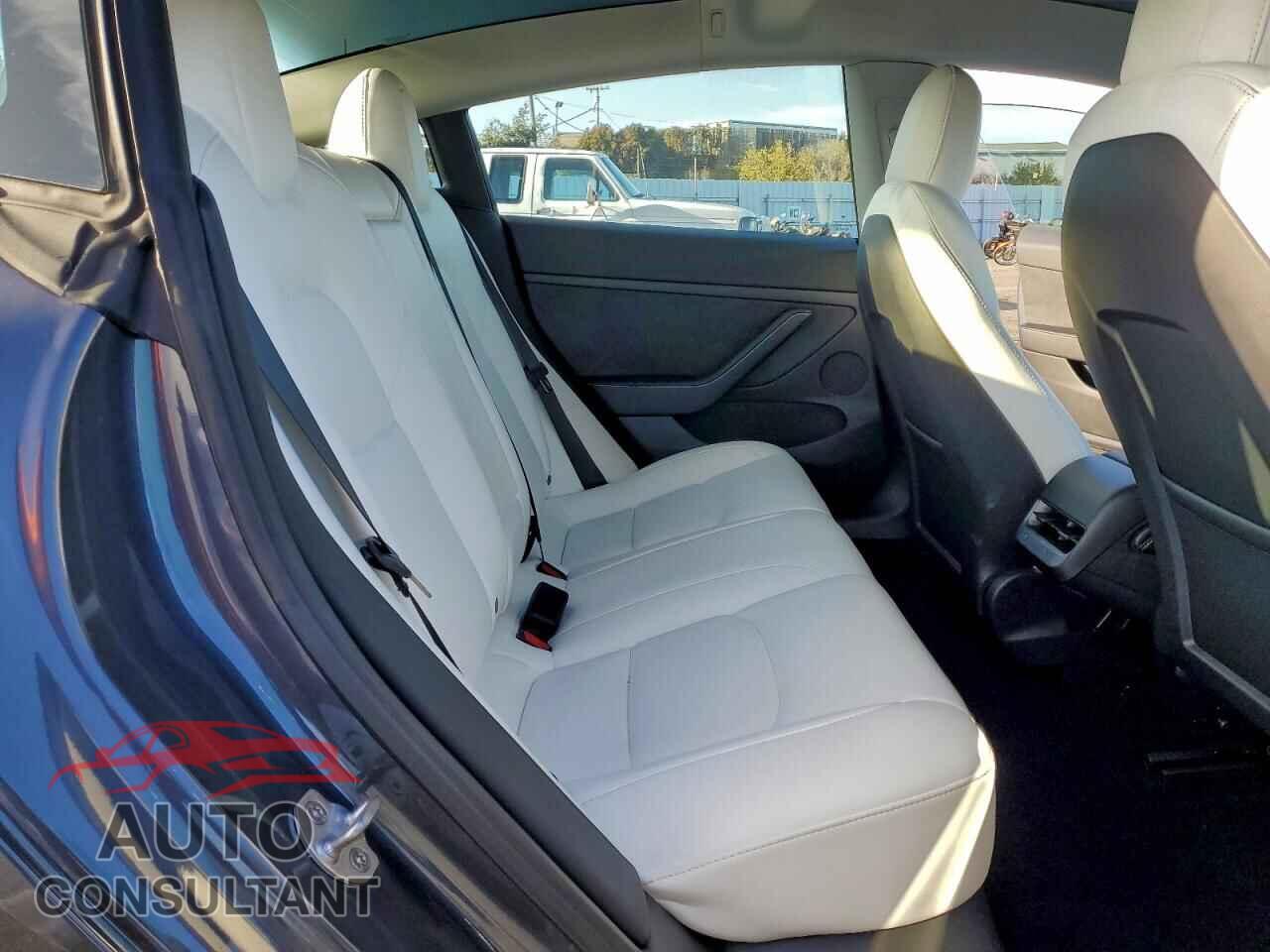 TESLA MODEL 3 2022 - 5YJ3E1EB7NF337143