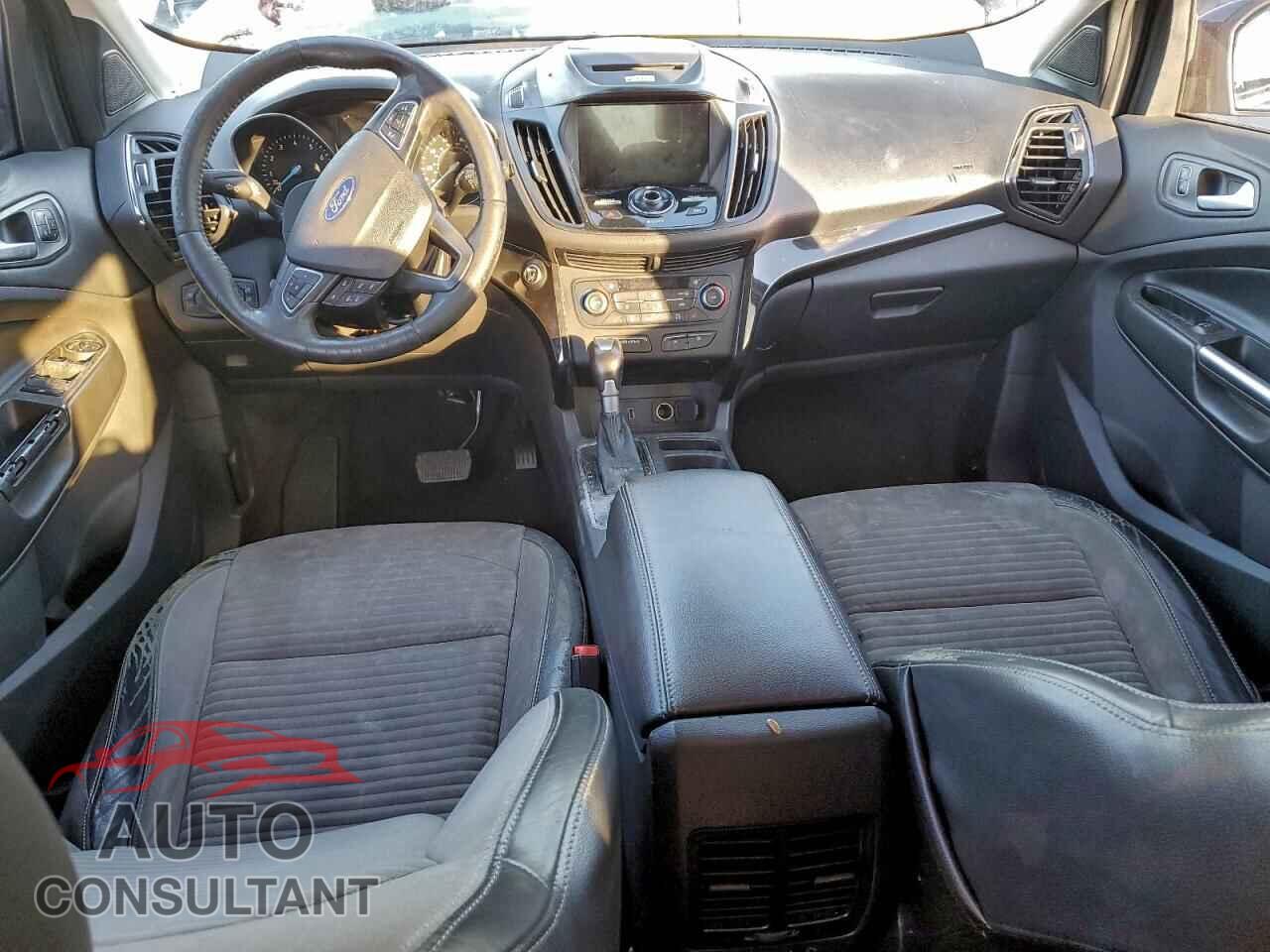 FORD ESCAPE 2017 - 1FMCU0JD7HUB49363