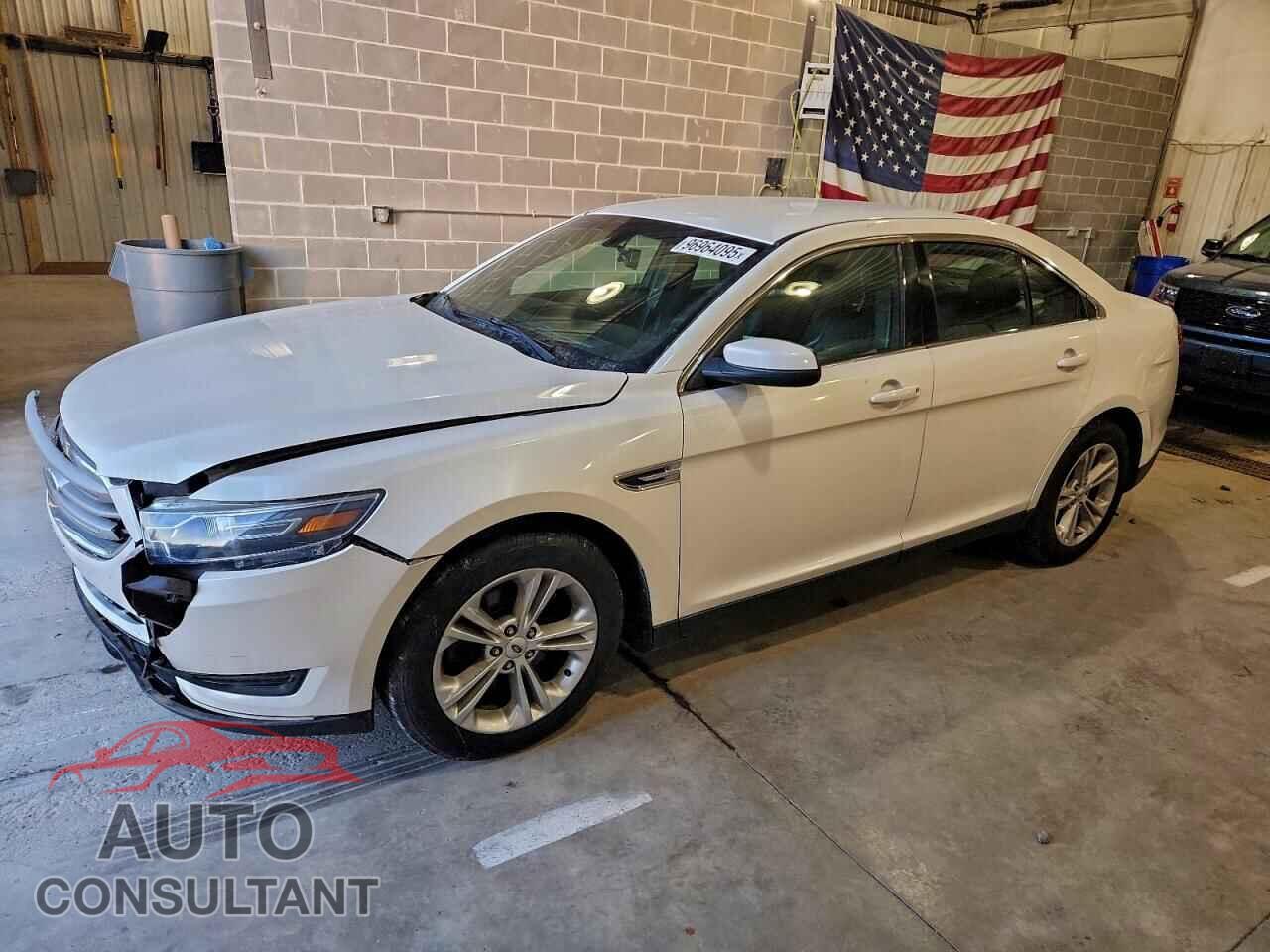 FORD TAURUS 2015 - 1FAHP2E82FG193802