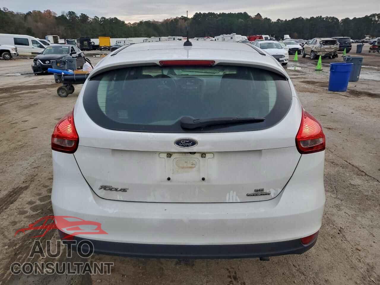 FORD FOCUS 2016 - 1FADP3K27GL283217