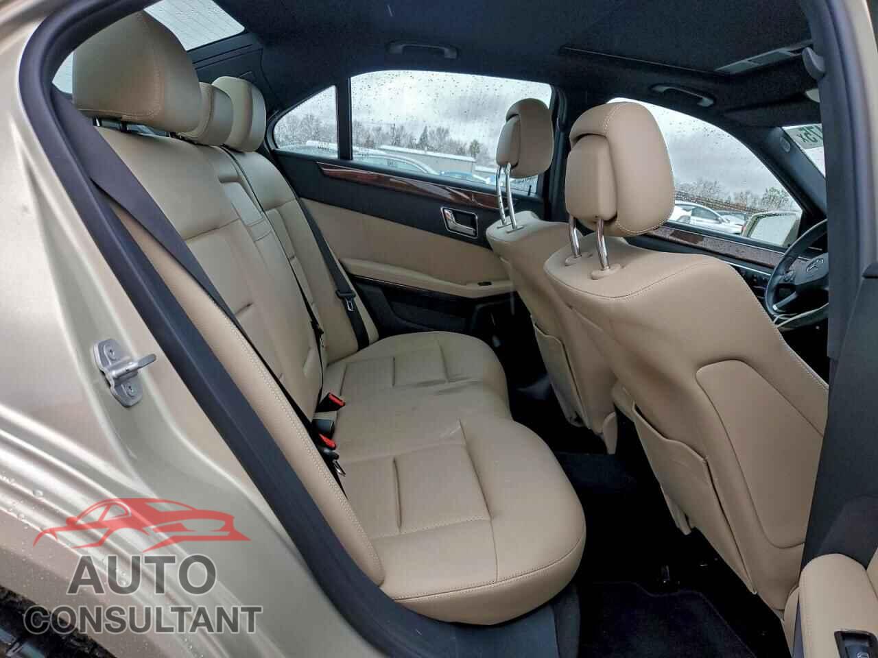 MERCEDES-BENZ E-CLASS 2010 - WDDHF5GB1AA198661