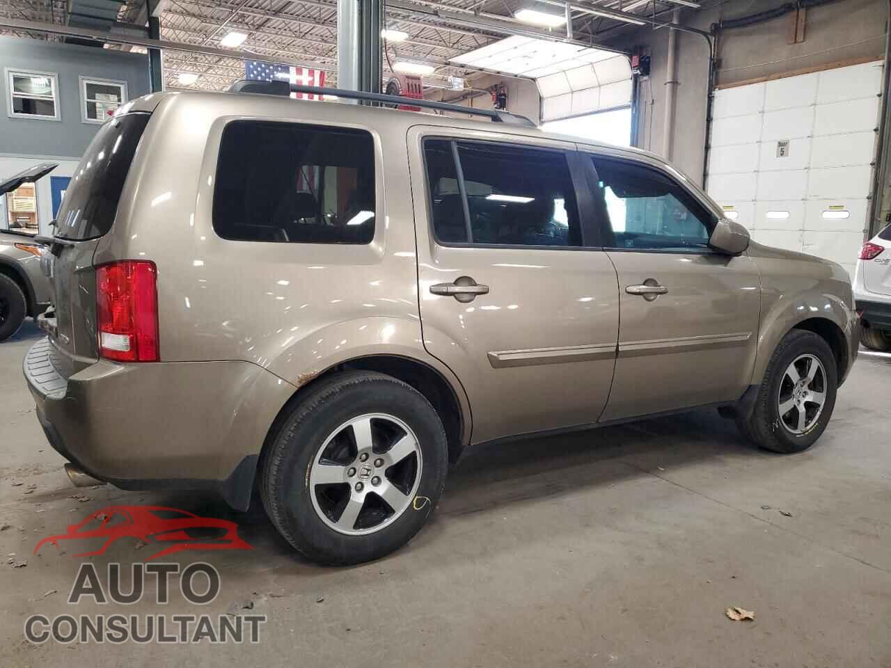 HONDA PILOT 2011 - 5FNYF4H57BB104630