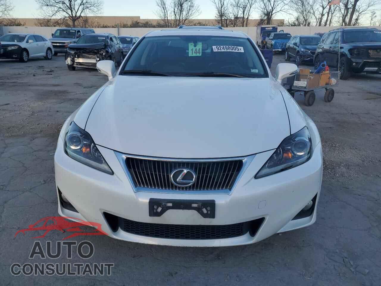 LEXUS IS 2011 - JTHCF5C29B5051216