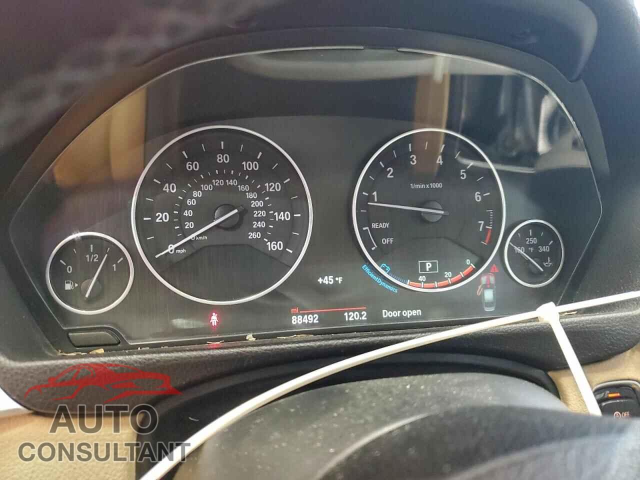 BMW 3 SERIES 2016 - WBA8E5G55GNU21371