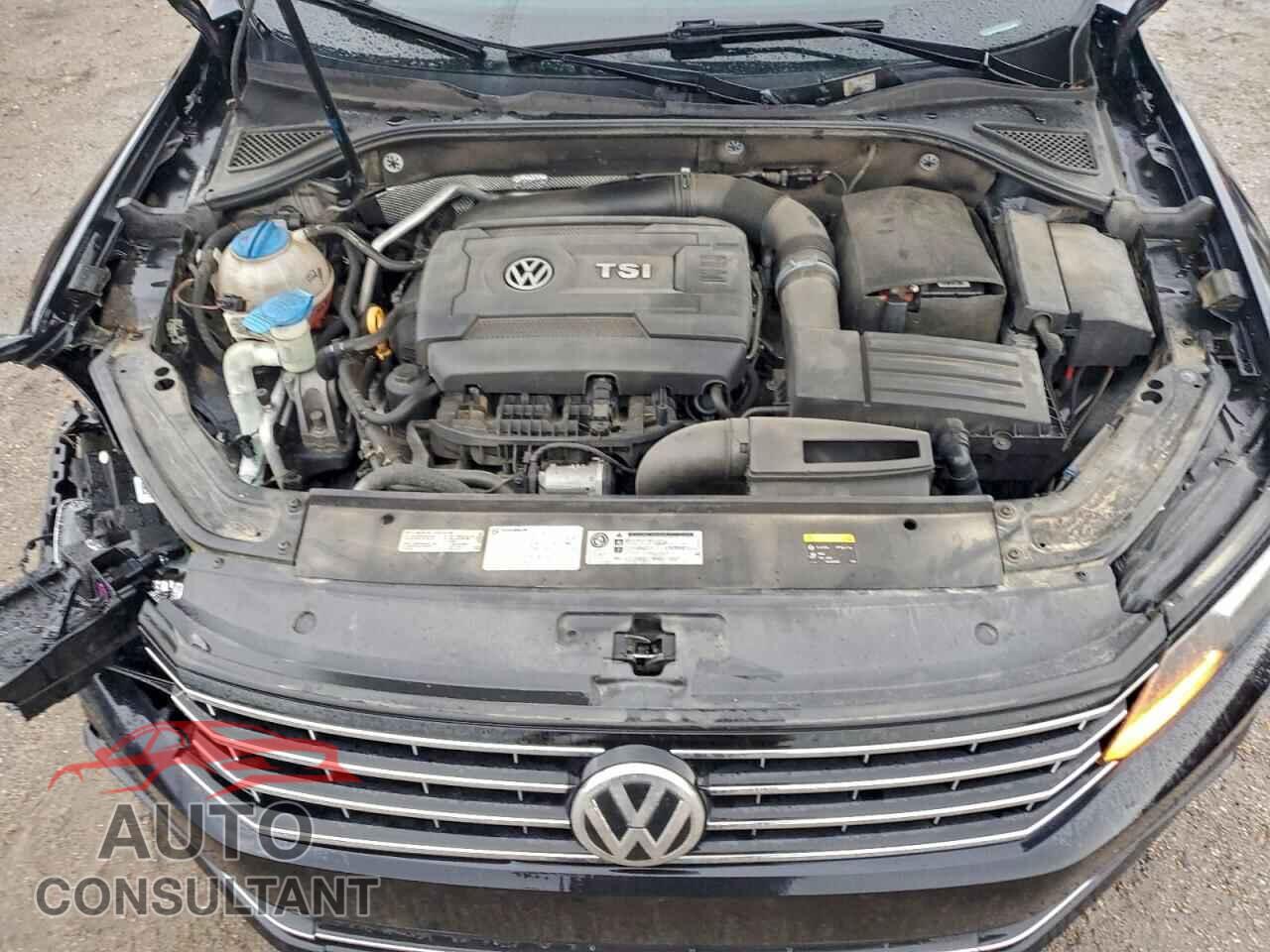 VOLKSWAGEN PASSAT 2017 - 1VWAT7A30HC040759