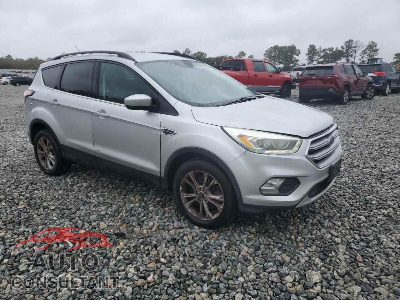 FORD ESCAPE 2017 - 1FMCU9GD1HUC03817