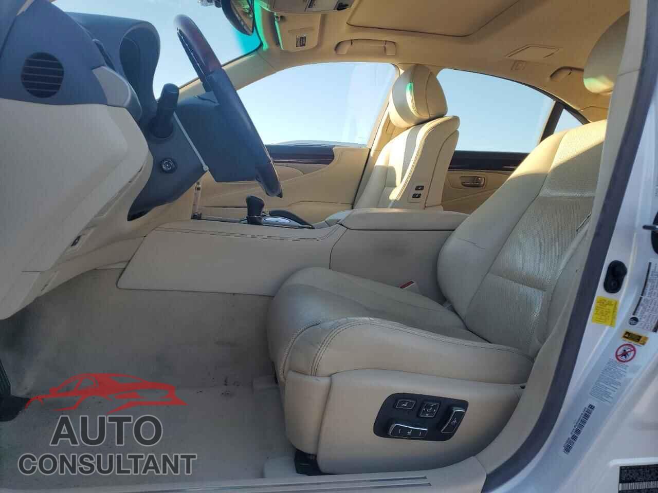 LEXUS LS460 2016 - JTHBL5EF1G5140290