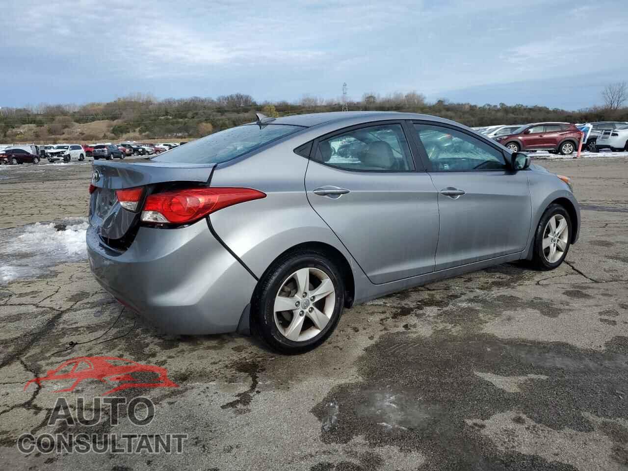 HYUNDAI ELANTRA 2013 - KMHDH4AE9DU833687