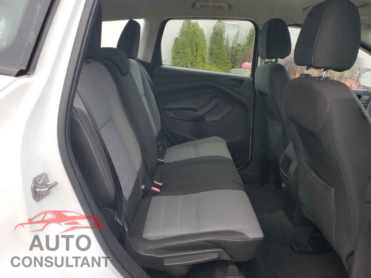 FORD ESCAPE 2017 - 1FMCU0F76HUC46525