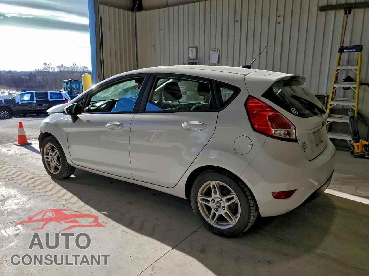 FORD FIESTA 2018 - 3FADP4EJ9JM122849