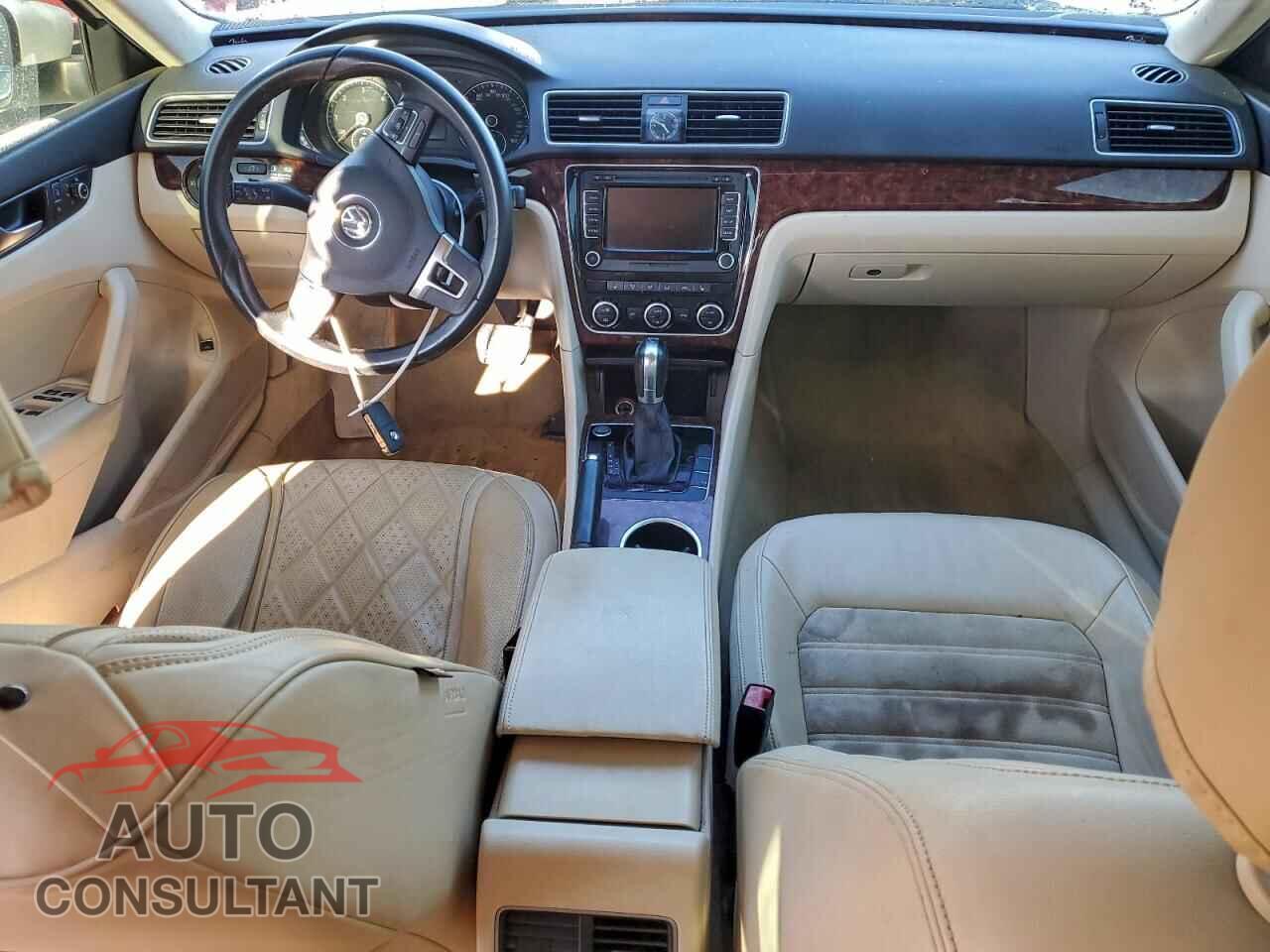 VOLKSWAGEN PASSAT 2013 - 1VWCN7A3XDC048221
