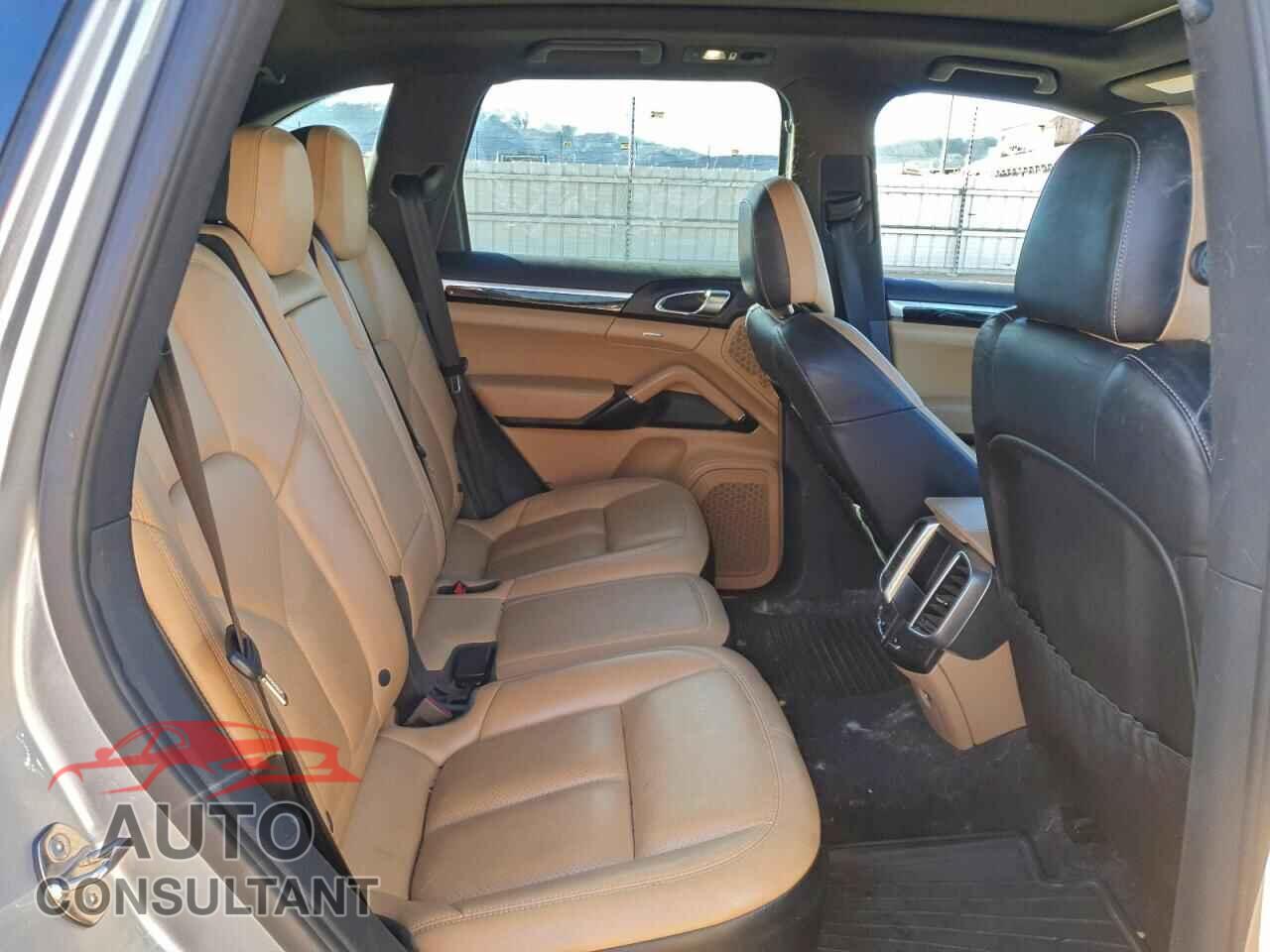 PORSCHE CAYENNE 2016 - WP1AA2A23GLA02975