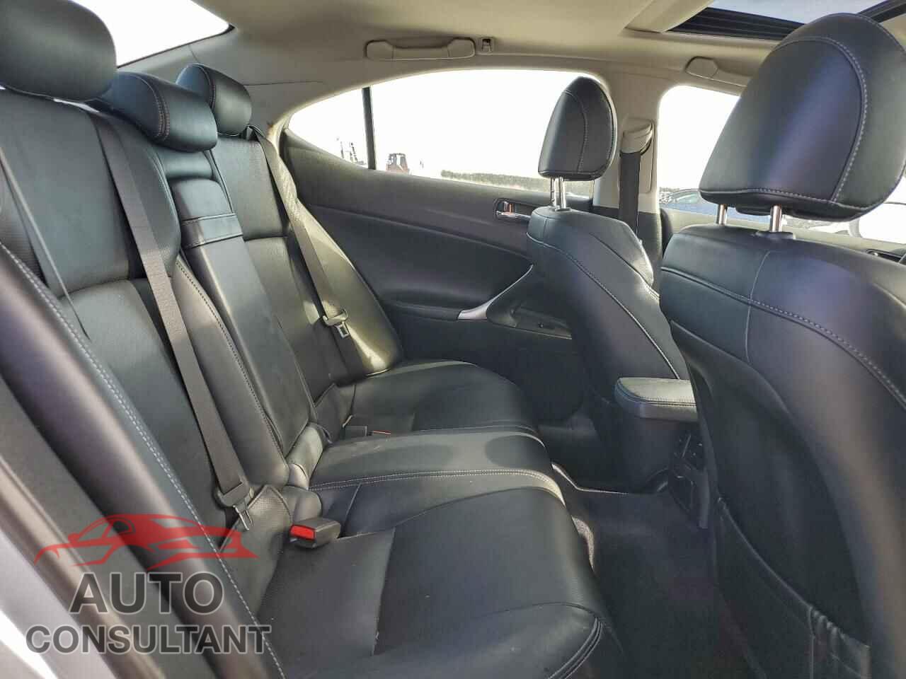 LEXUS IS 2012 - JTHCF5C29C5059673
