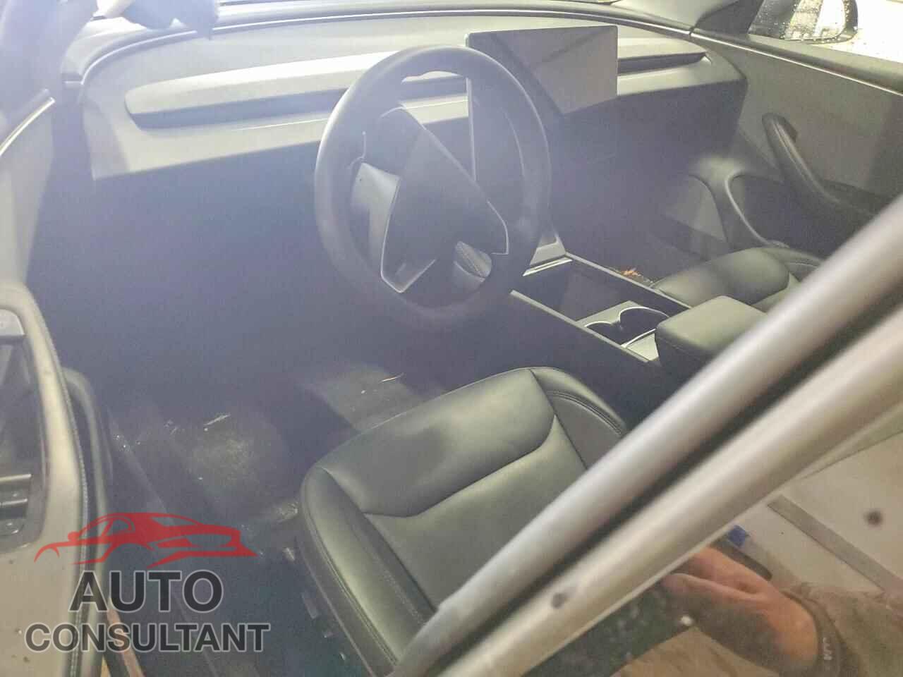 TESLA MODEL 3 2025 - 5YJ3E1EA5SF992498