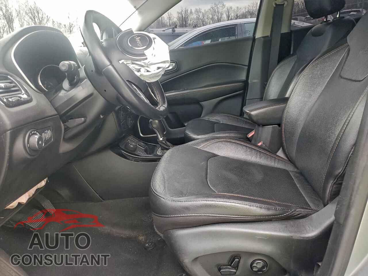 JEEP COMPASS 2021 - 3C4NJDCB0MT528489