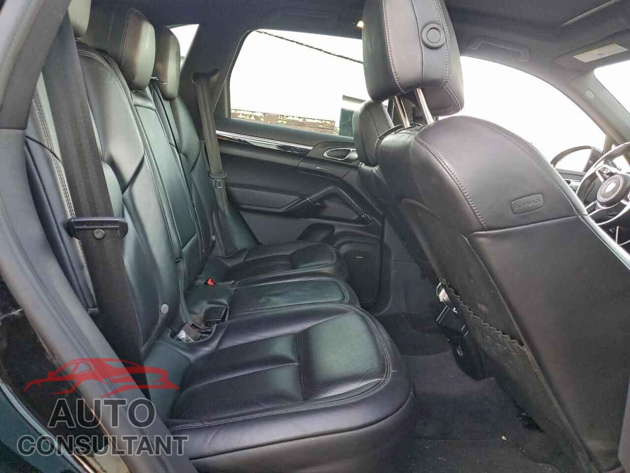 PORSCHE CAYENNE 2017 - WP1AA2A29HKA86985