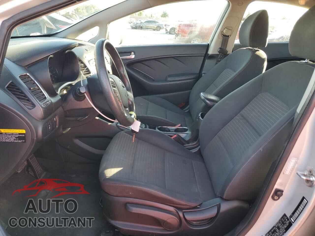KIA FORTE 2017 - 3KPFL4A73HE057526