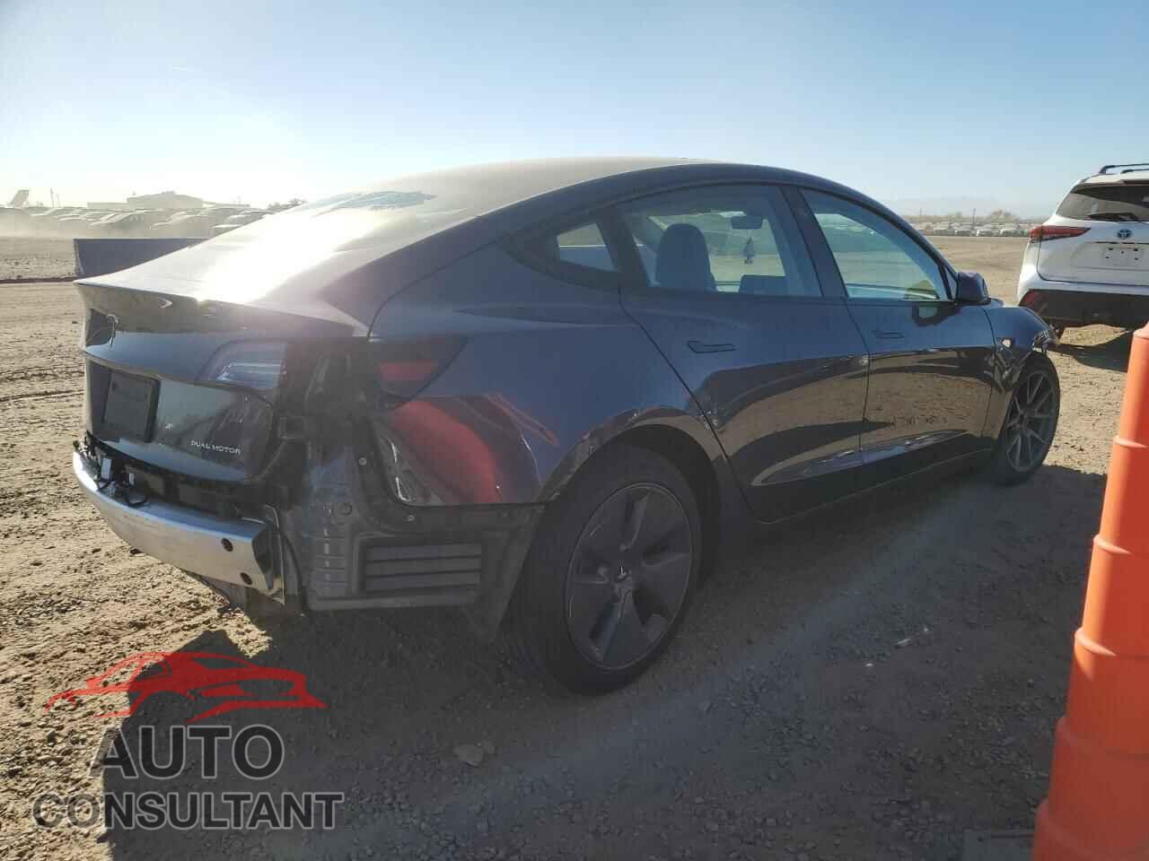 TESLA MODEL 3 2022 - 5YJ3E1EB8NF240100