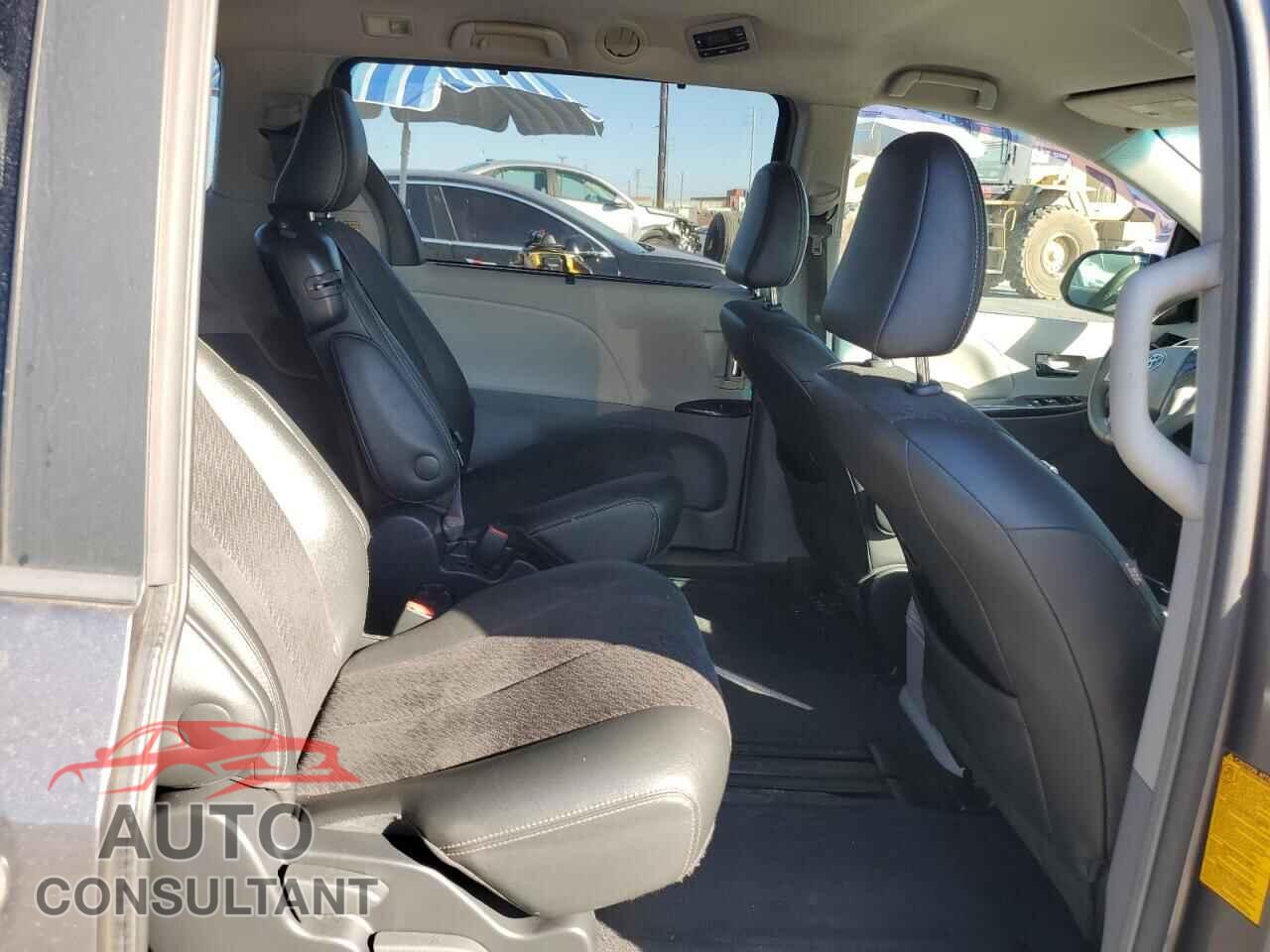 TOYOTA SIENNA 2014 - 5TDXK3DCXES487517