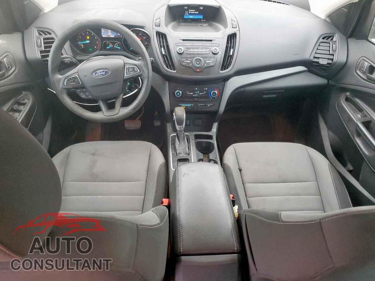 FORD ESCAPE 2017 - 1FMCU0F76HUC48677
