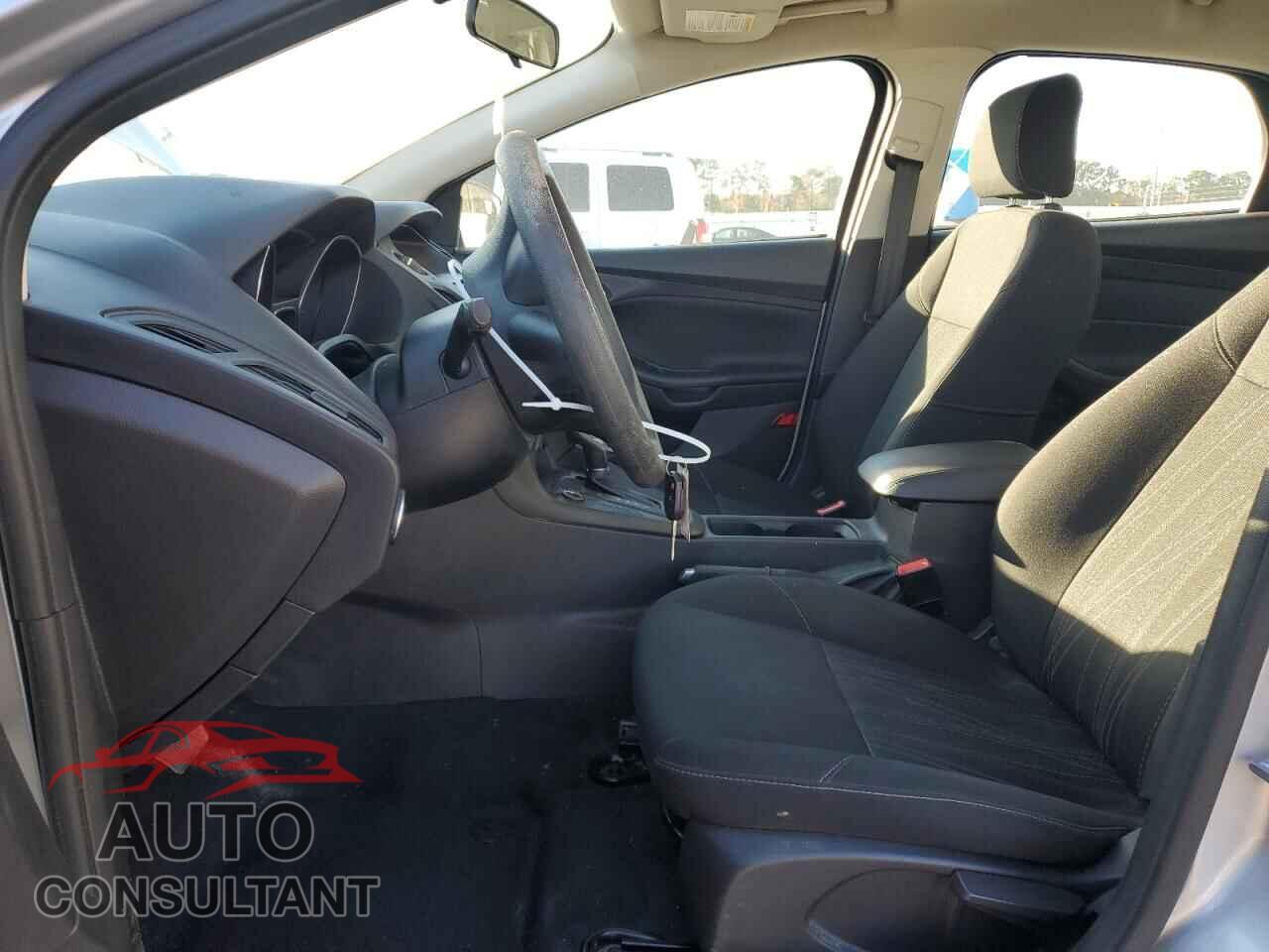 FORD FOCUS 2017 - 1FADP3F22HL336594