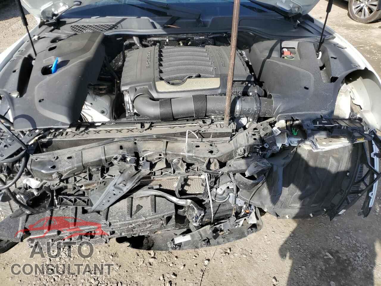 PORSCHE CAYENNE 2017 - WP1AA2A26HKA91318
