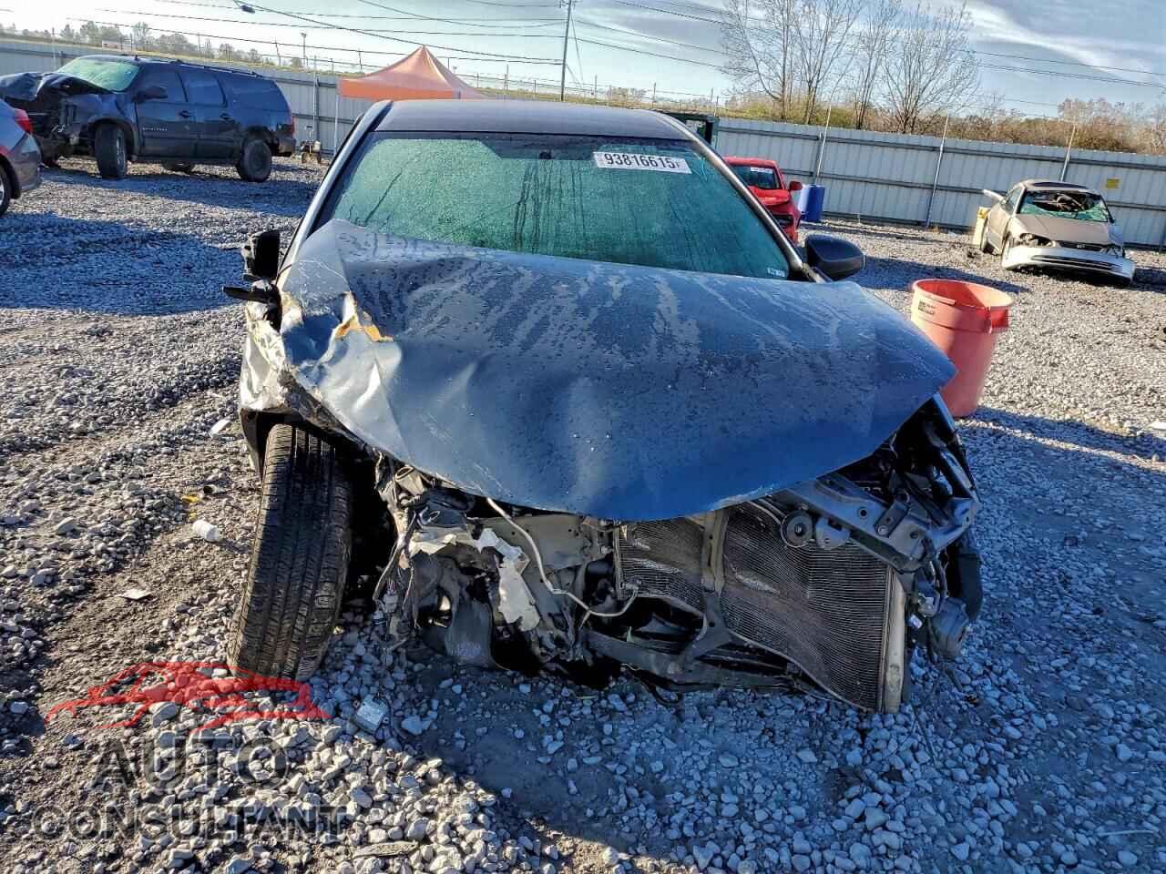 TOYOTA COROLLA 2015 - 5YFBURHE4FP271417